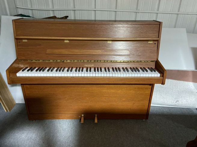 Compact Evestaff Piano