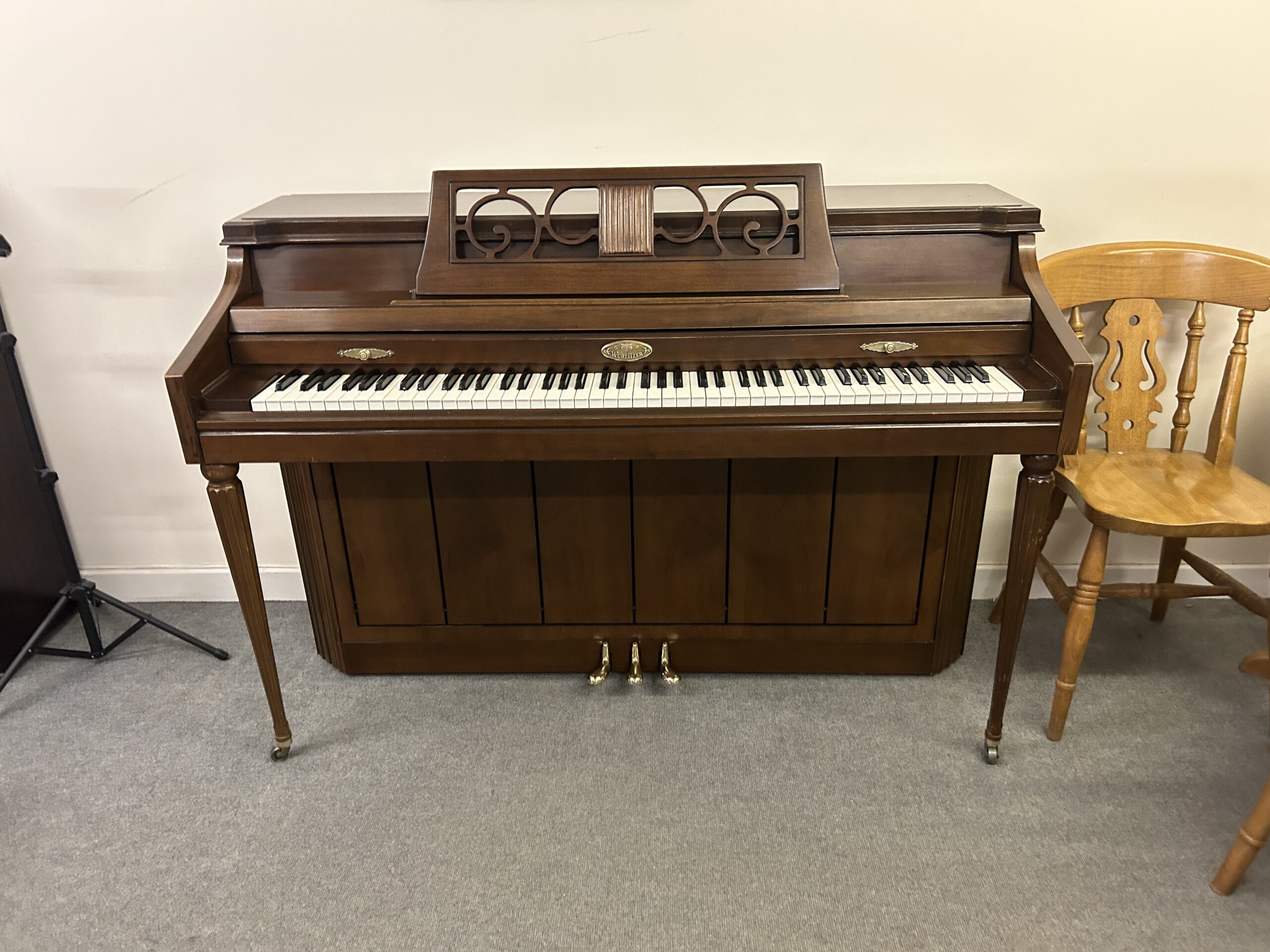 Stunning Wurlitzer Upright piano. Beautiful piano PIANOS 4 EVERYONE