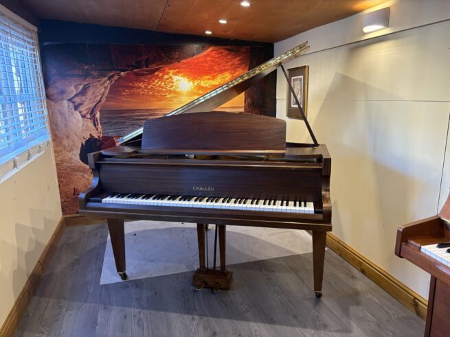 Challen baby grand