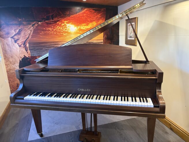 Challen baby grand