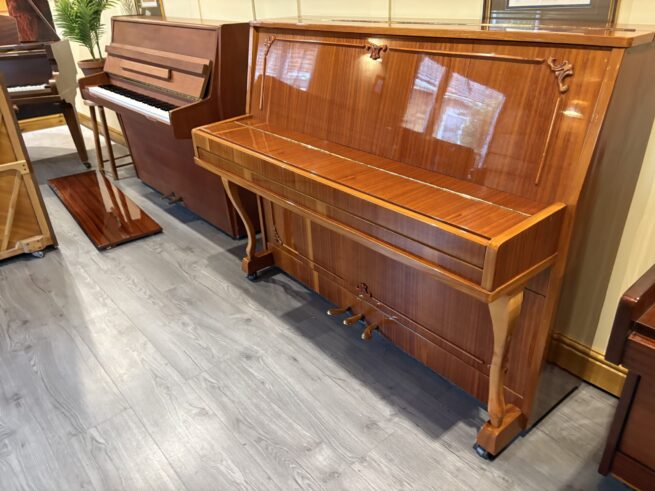 High gloss piano