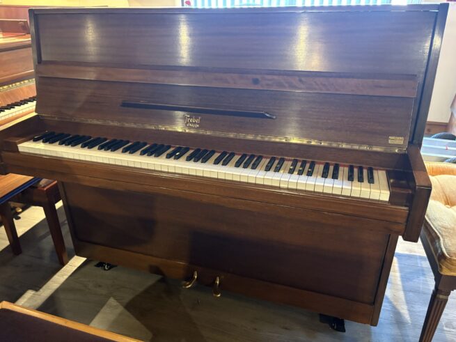 Trebel piano