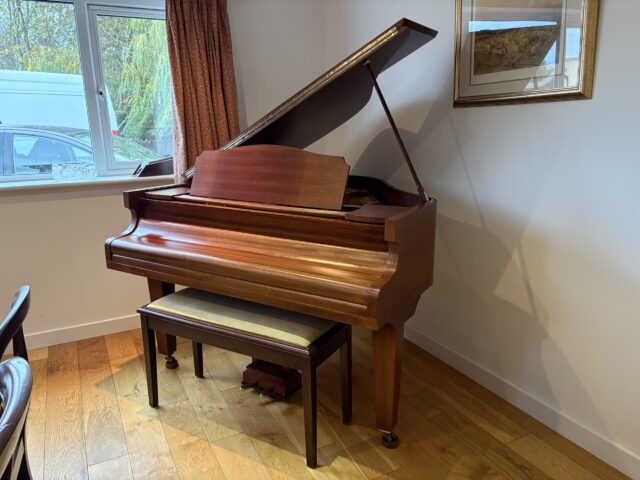 Monington & Weston Baby Grand
