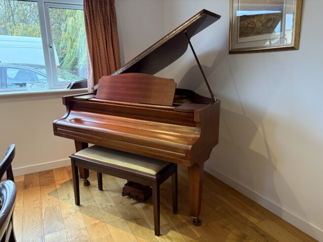 Monington & Weston Baby Grand