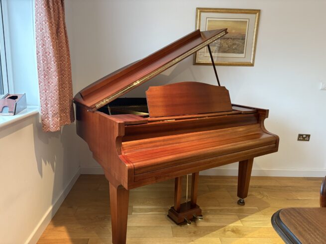 Monington & Weston Baby Grand