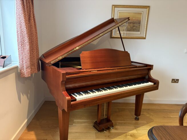 Monington & Weston Baby Grand