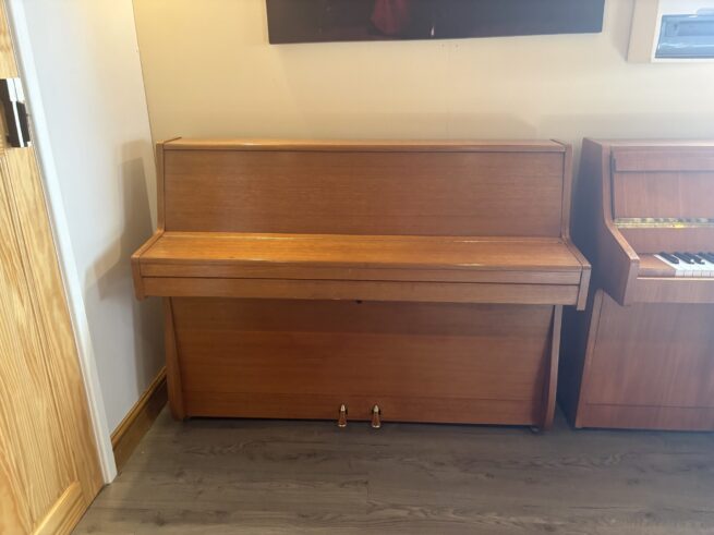 Barratt & Robinson piano