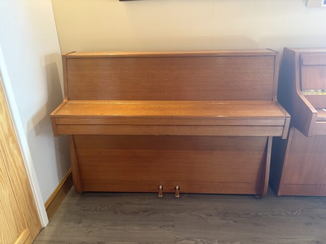 Barratt & Robinson piano