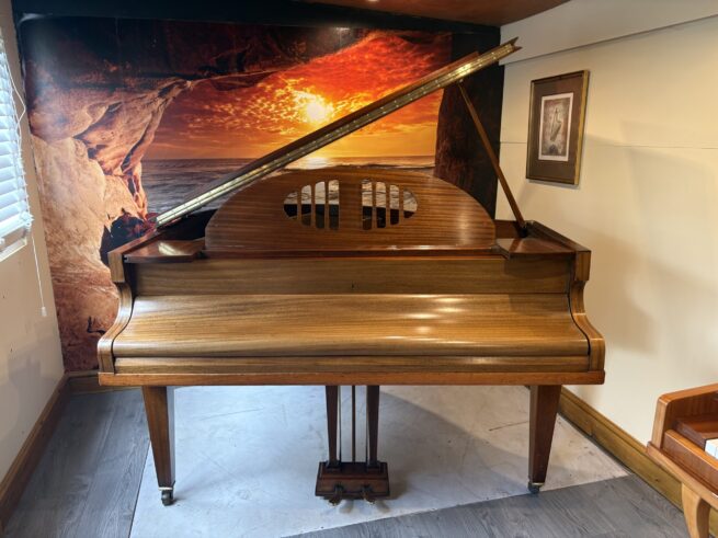 Gors & Kallman Baby Grand