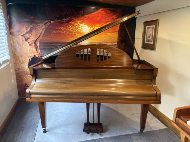 Gors & Kallman Baby Grand
